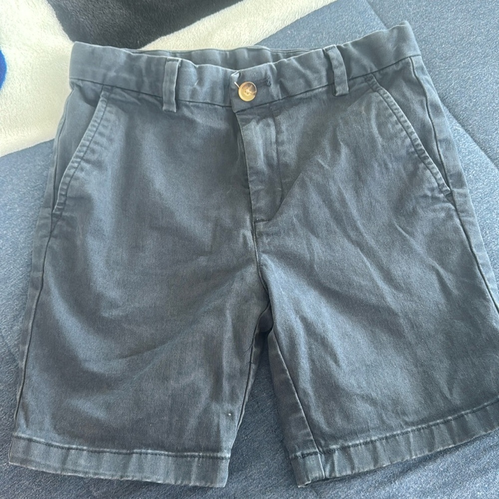 Vineyard vine boys shorts Size 7